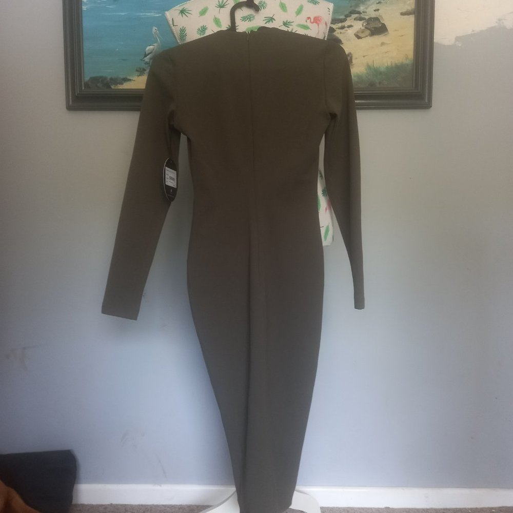 🥳HOST PICK🥳Nookie olive green bombshell plunge v neck body con midi dress (8) - Picture 8 of 9